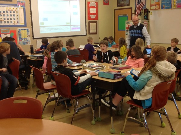 problem-solving-on-ipad-as-group-activity