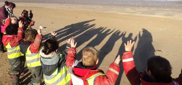 conectare-copii-plaja