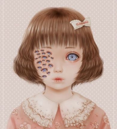 fetita-ochi-multipli-crop