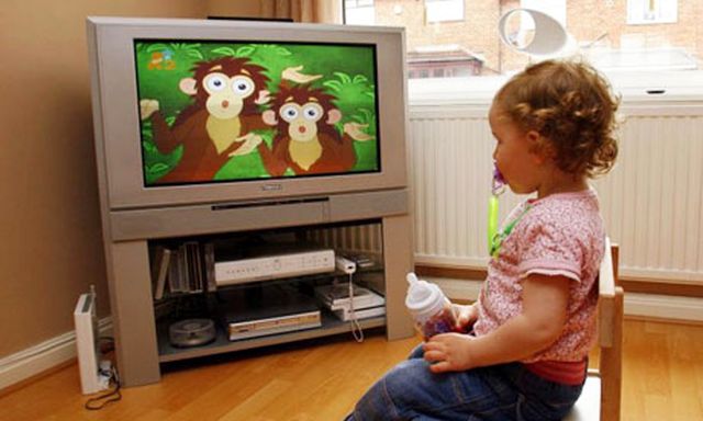 child-watching-tv