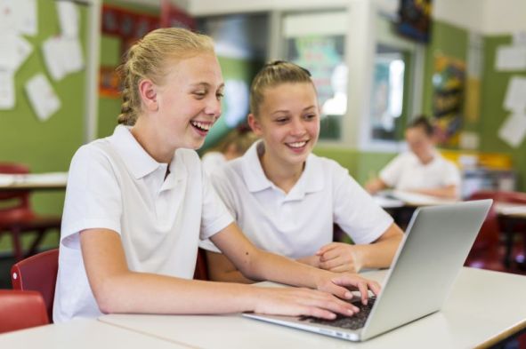 Education of Junior High School Girl Students Using Computers