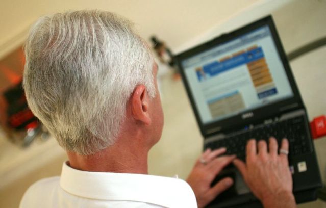 'Silver surfers' lead surge in internet use