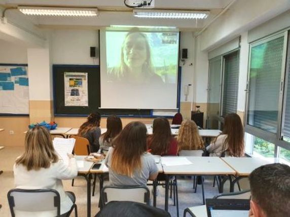 1-Califormina-team-online-7